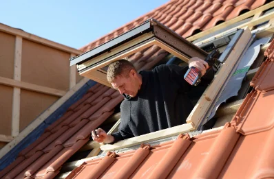 Pose de fenêtres de toit Velux à Oms